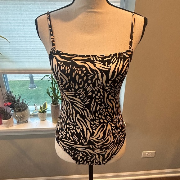 ✨Quiksilver (NWOT) One-piece Swimsuit Size S✨ - Picture 2 of 7